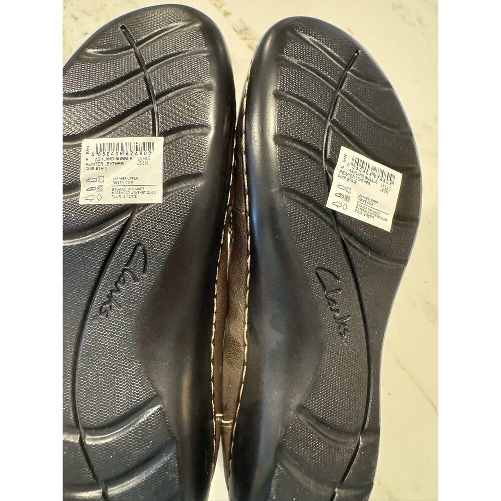 Clarks Collection Womens 8 Metallic Pewter Loafers Fring Tie Accent Comfort - Picture 3 of 5